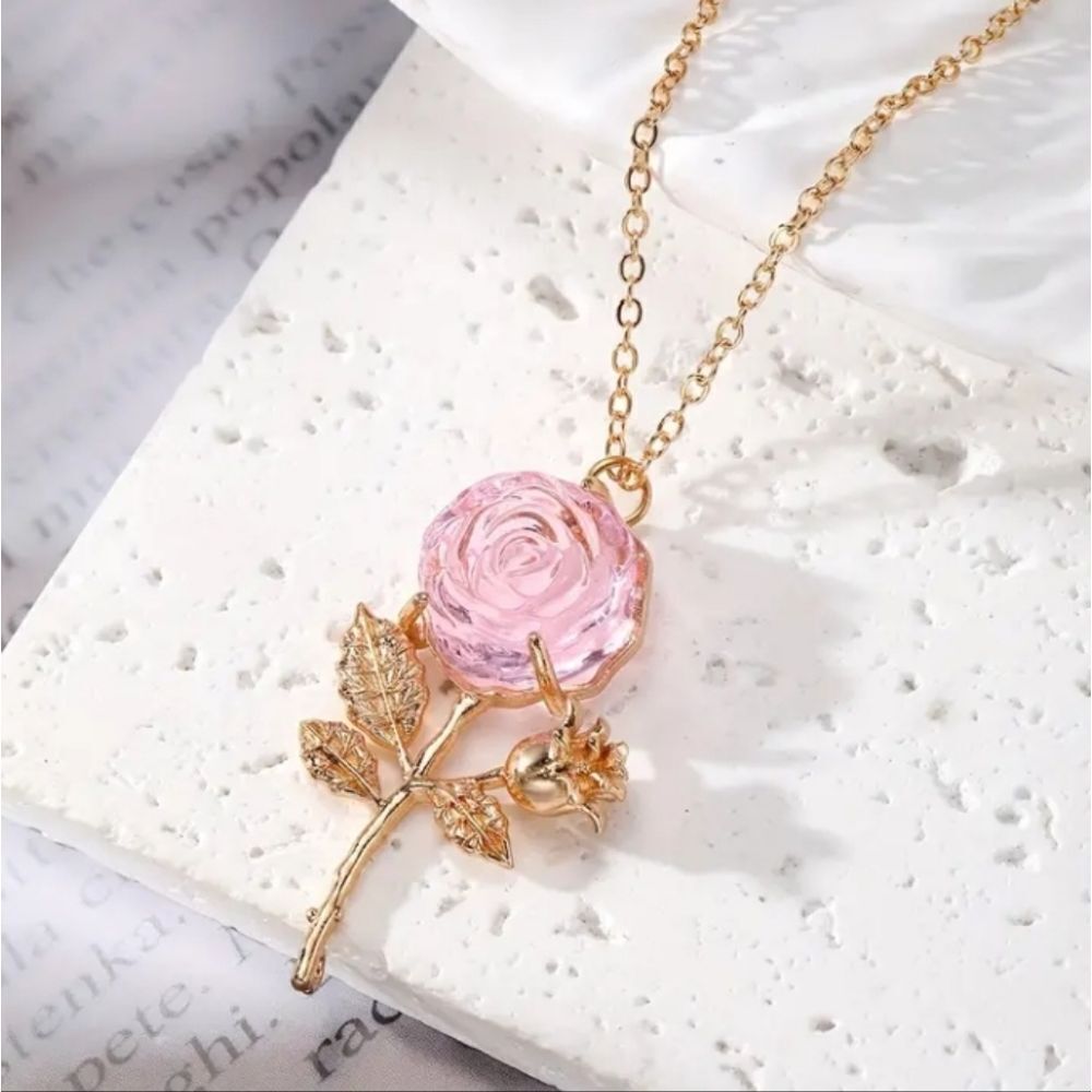 Gorgeous Unique Red Pink Rose Necklace in Gold